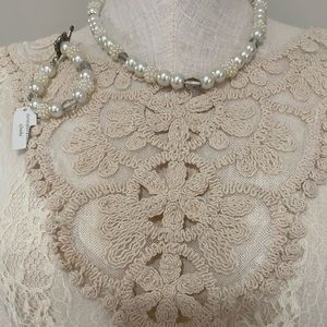 Set of Earrings & pearl necklace